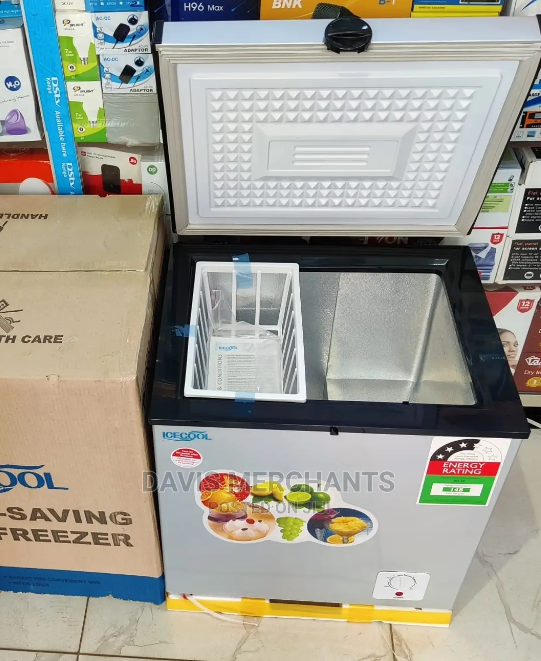 ICE-COLD CHEST FREEZER With 109l Capacity