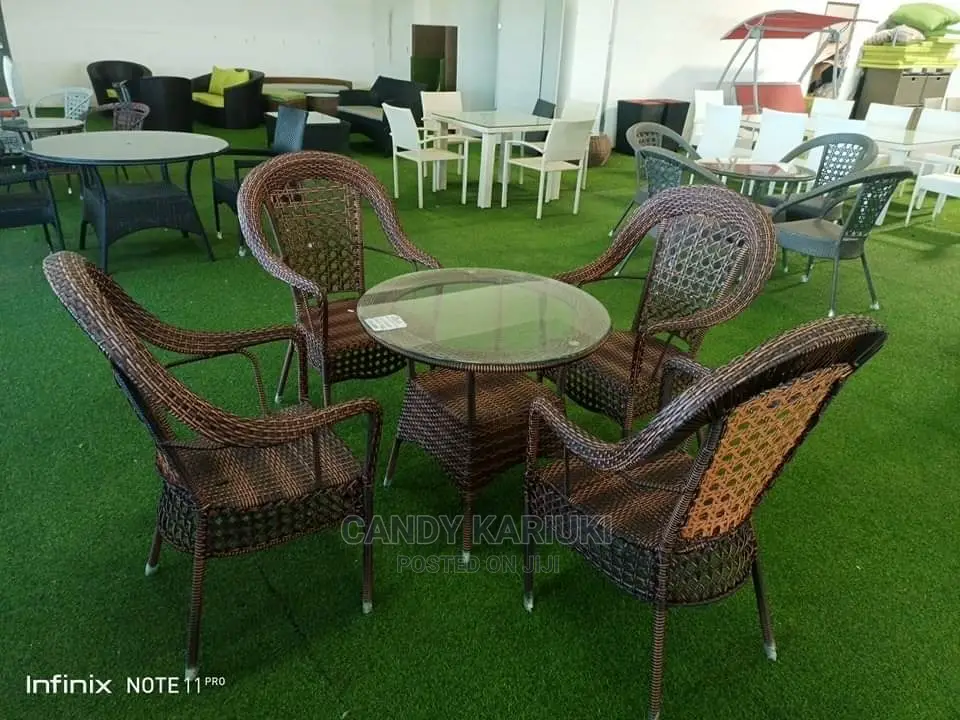 Spacious 4 Seater Balcony Set