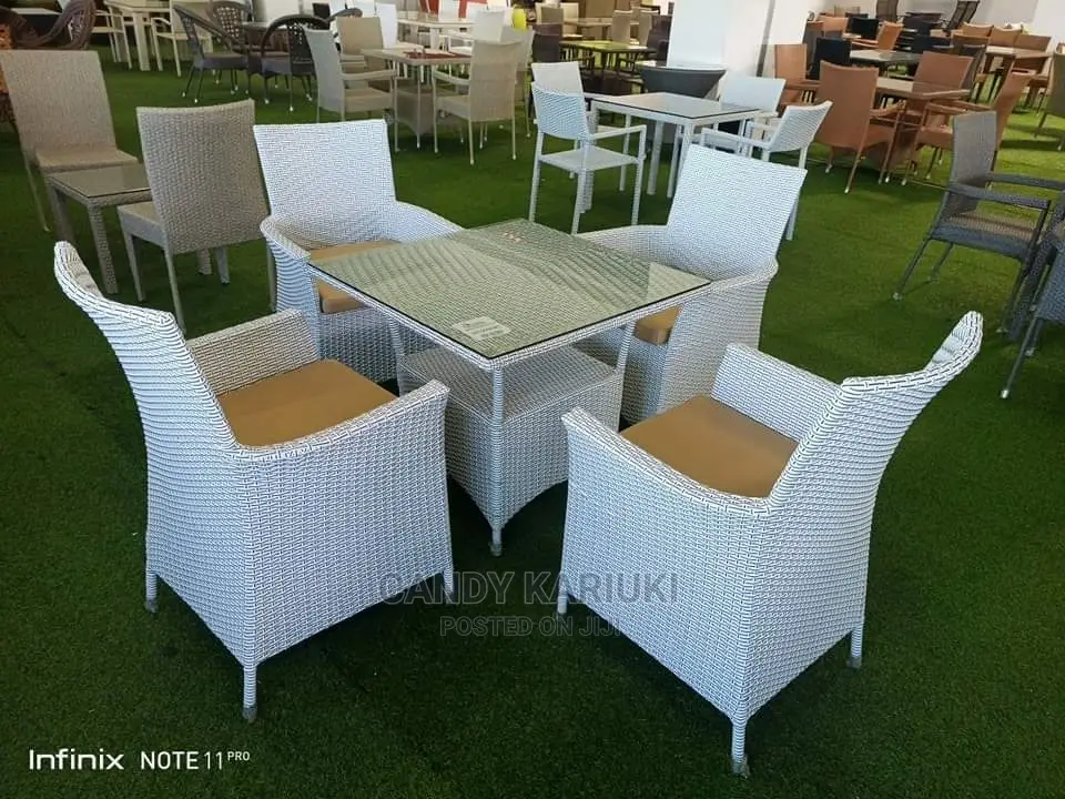 4 Seater Outdoor Dining Table Set With Cushions