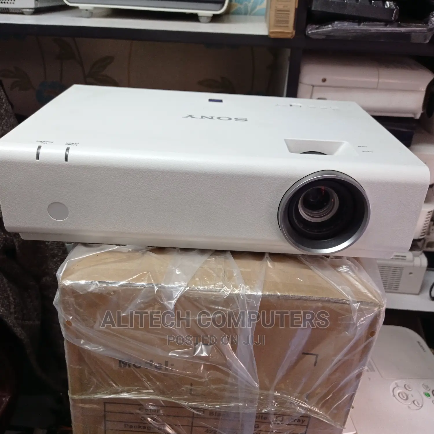 Sony VPL - Ex295 Projector