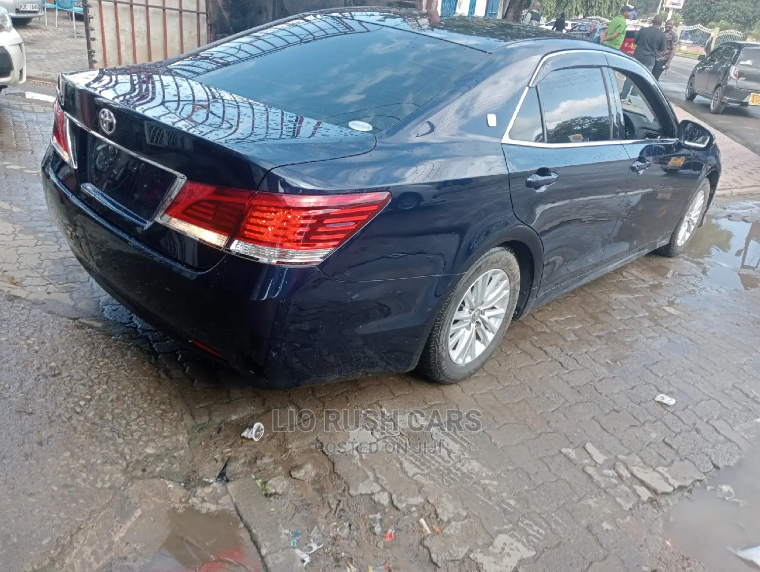 Toyota Crown 2016 Black