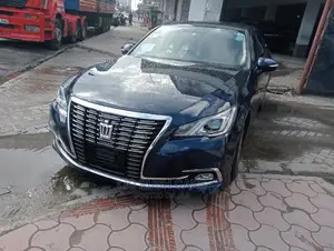 Toyota Crown 2016 Black