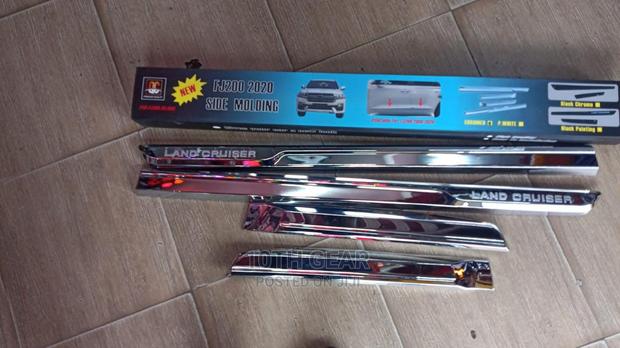 Land Cruiser V8 200 Series Door Mouldings