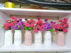 Table Top Vases+ Flowers