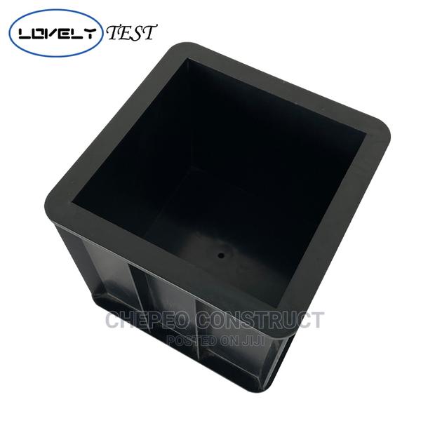 Plastic Mould Cubes