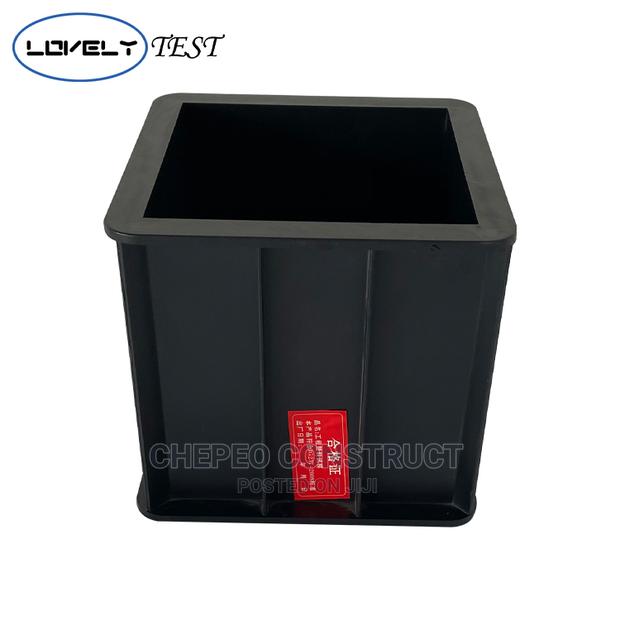 Plastic Mould Cubes - thumbnail 2