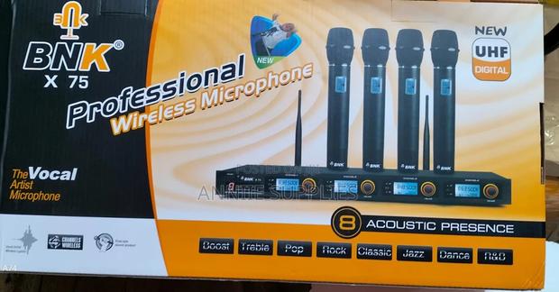 BNK X75 Wireless Microphone 4 Mics 200M FREQUENCY RANGE.