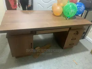 Executive Office Desk 1.6 MTRS