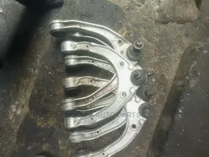 Volkswagen Touareg Upper Control Arms