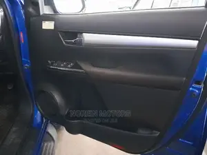 Toyota Hilux 2016 Blue