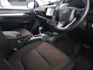 Toyota Hilux 2016 Blue
