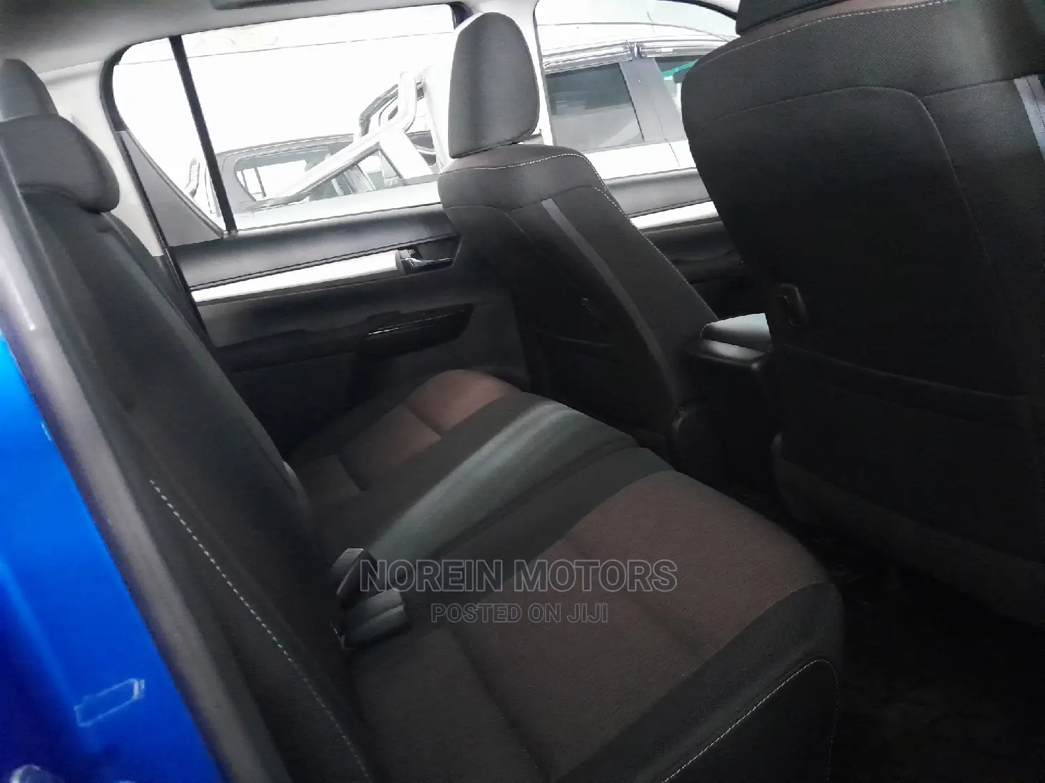 Toyota Hilux 2016 Blue