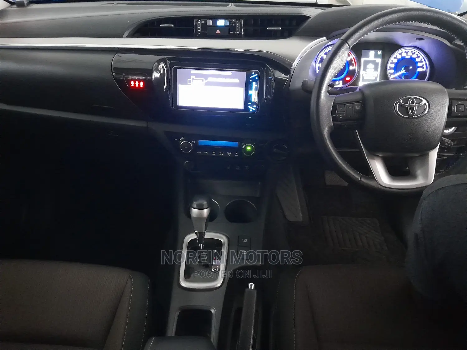 Toyota Hilux 2016 Blue