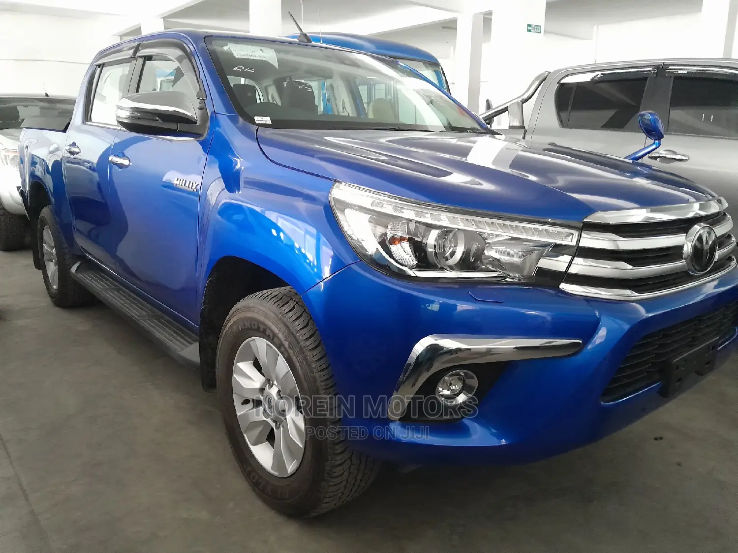 Toyota Hilux 2016 Blue