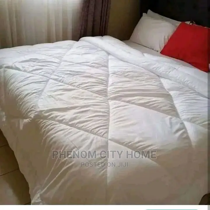 Plain White Unbinded Duvet Set