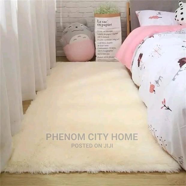 Affordable Fluffy Bedside Mats - thumbnail 6