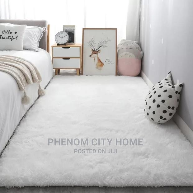 Affordable Fluffy Bedside Mats - thumbnail 5