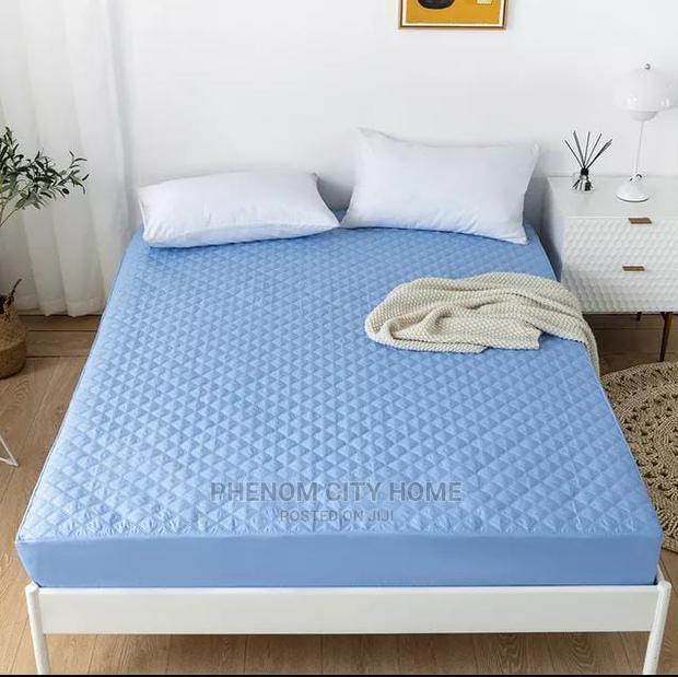 Quilted Waterproof Mattress Protector - thumbnail 2