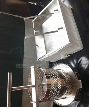 Honeyharvesting Package(Openbarrel Honeypress Uncappingtray) - main view