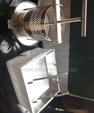 Uncapping Tray Plastic Tub Open Barrel Honey Press Package - main view