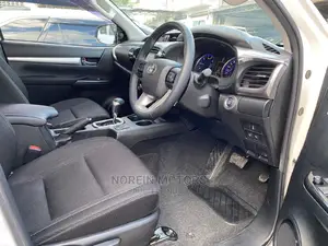 Toyota Hilux 2018 Off white