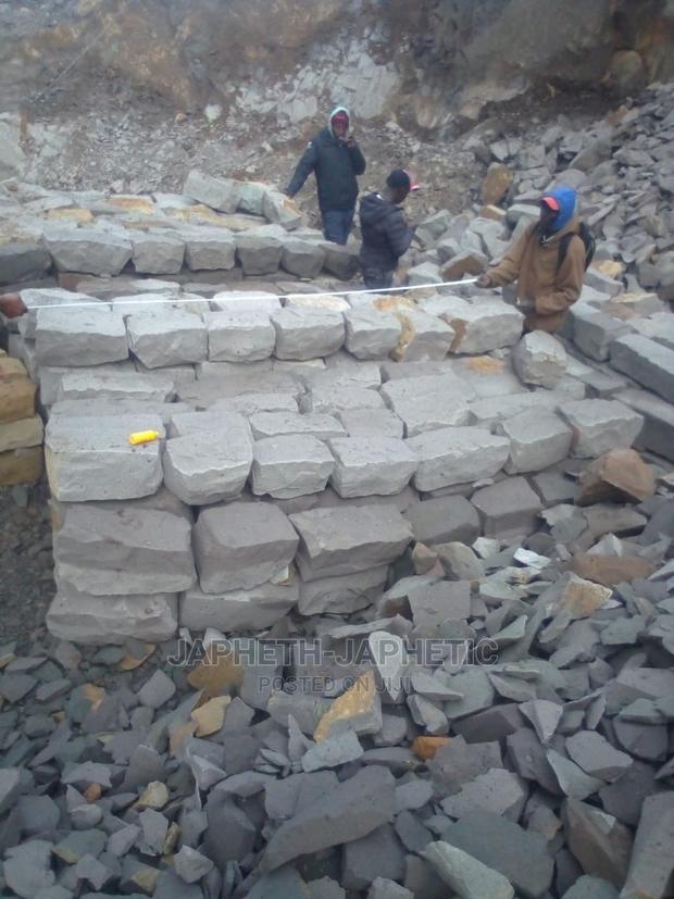 Machine Cut Stones,.Mawe Ya Ndarugo Safi Sana - thumbnail 2