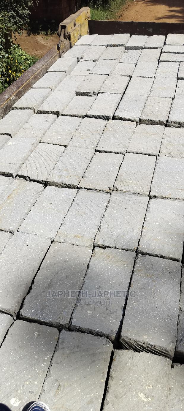 Machine Cut Stones,.Mawe Ya Ndarugo Safi Sana - thumbnail 7