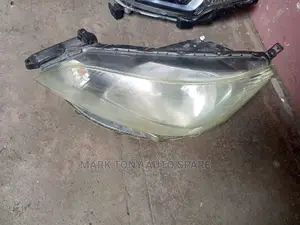Nissan NV 200 Headlight