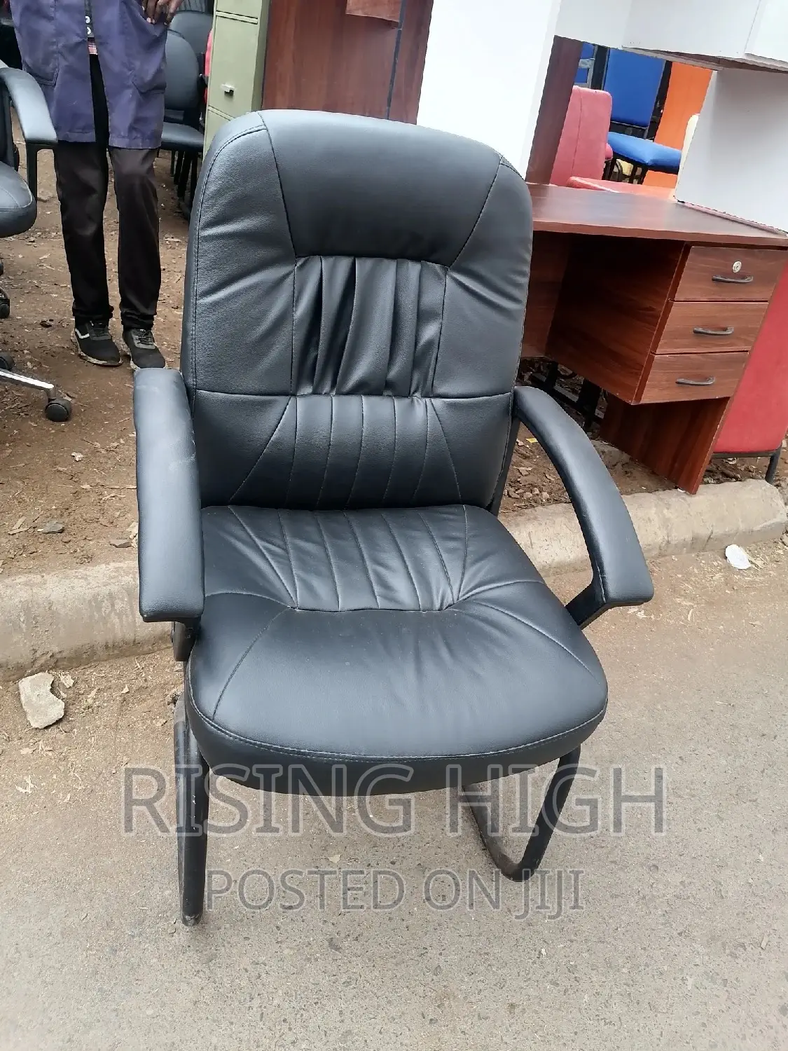 U Base Office Chairs