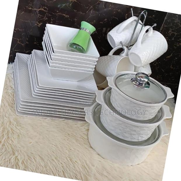 31 Dinner Set - main view