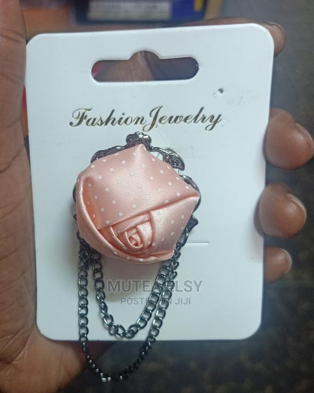 Polycadot White,Red,Blue,Black,Maroon Red Lapel Chains - thumbnail 3