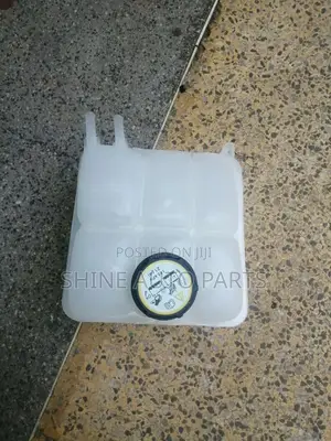 Mazda Axela Coolant Tank/ Battle