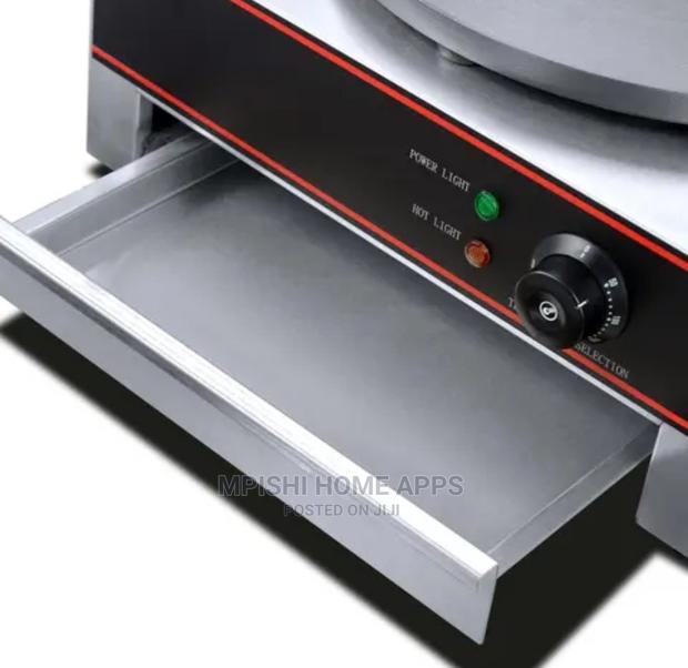Commercial Crepe and Pancake Maker - thumbnail 3