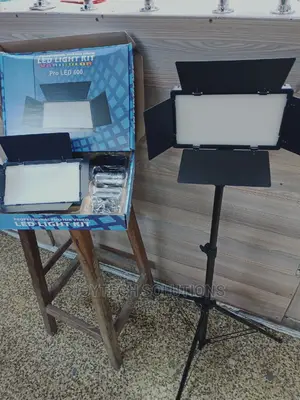 Pro Led 600 Vedio Lights. With Two Batteries and Chargers