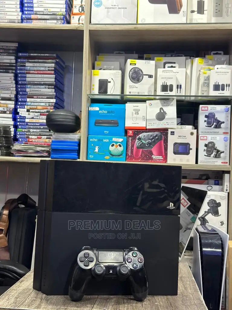 Ex Uk Ps4 Standard With Original Controller