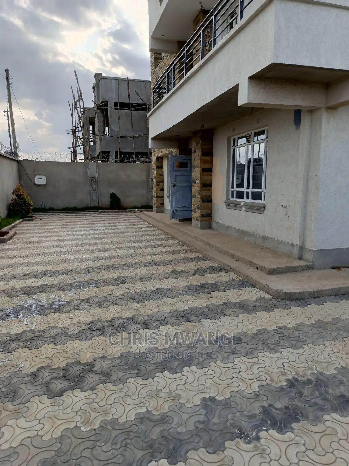 5bdrm Maisonette in Emarlands Plains, Kamakis for sale