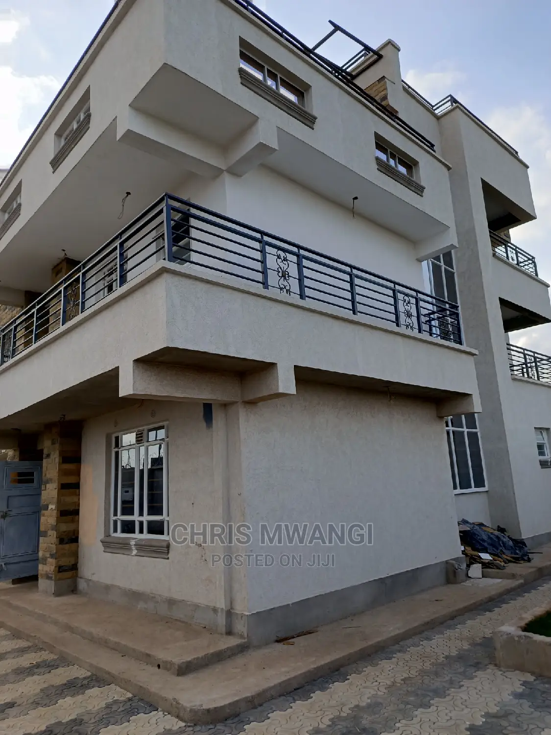 5bdrm Maisonette in Emarlands Plains, Kamakis for sale