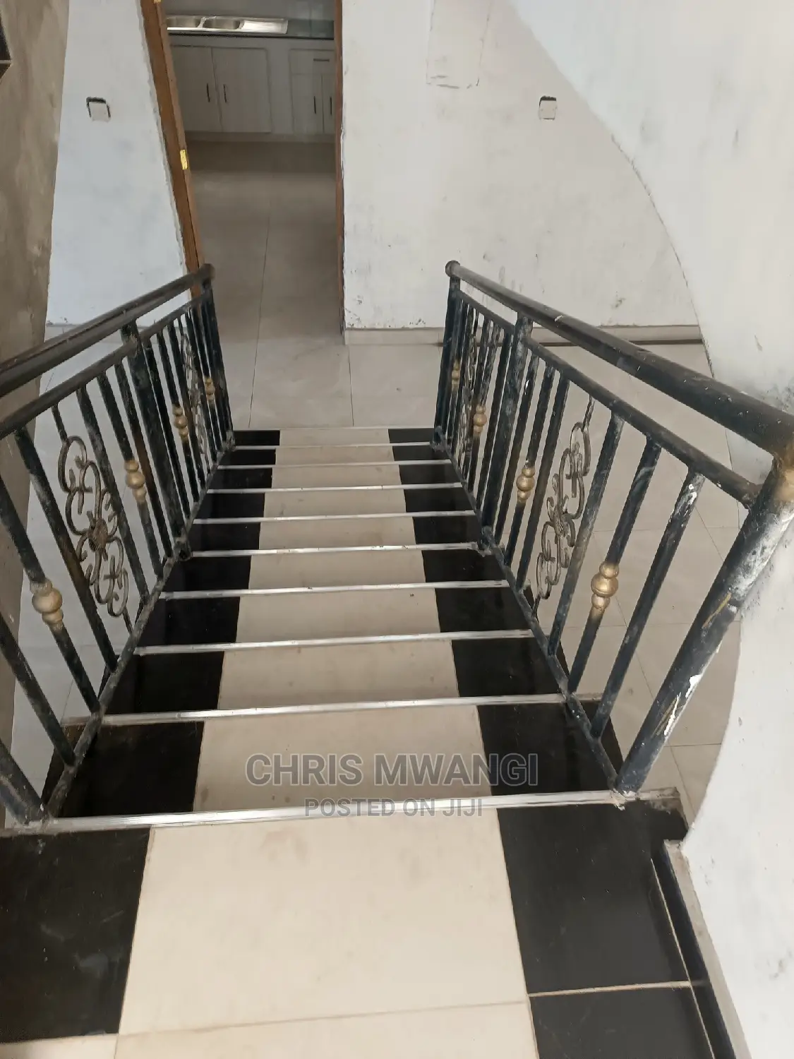 5bdrm Maisonette in Emarlands Plains, Kamakis for sale