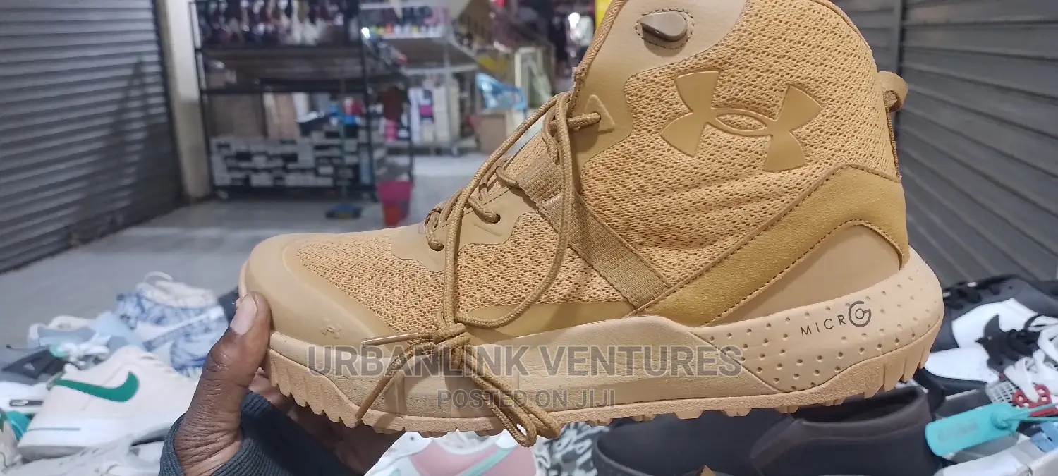 Under Armour Sneakers Boots