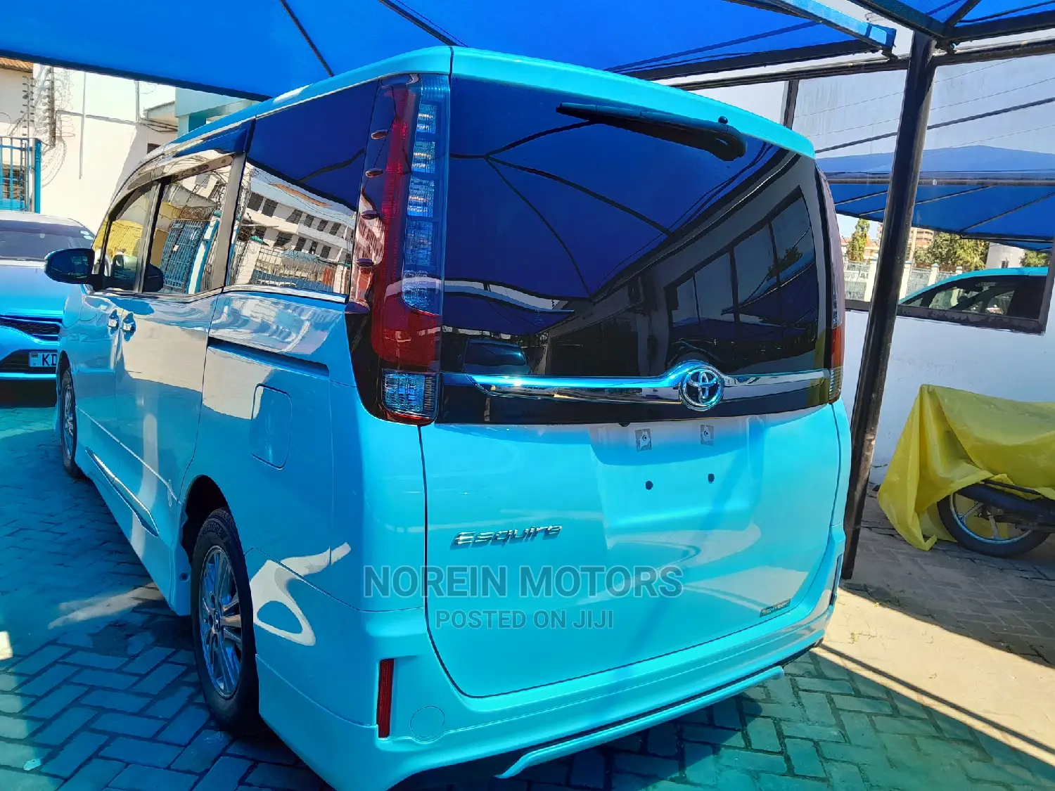 Toyota Esquire 2016 White
