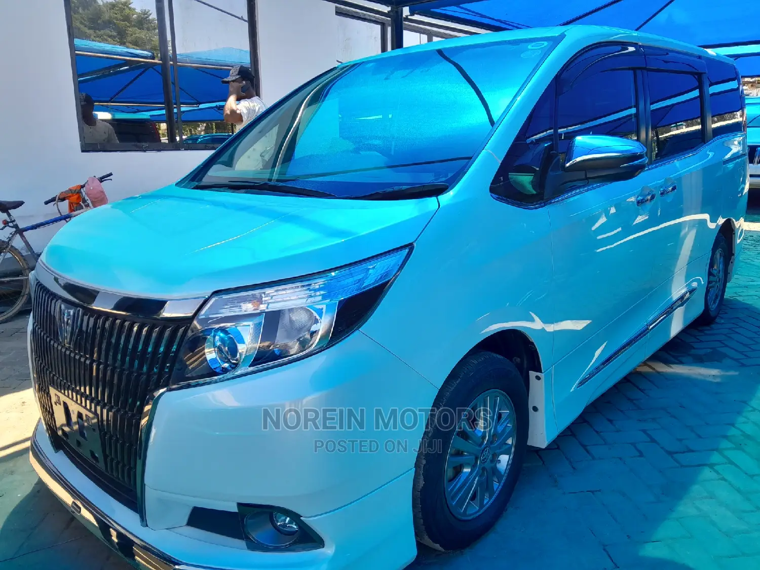 Toyota Esquire 2016 White