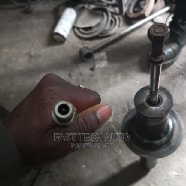 Crown 4 Wheel (Sensor )Shock - main view
