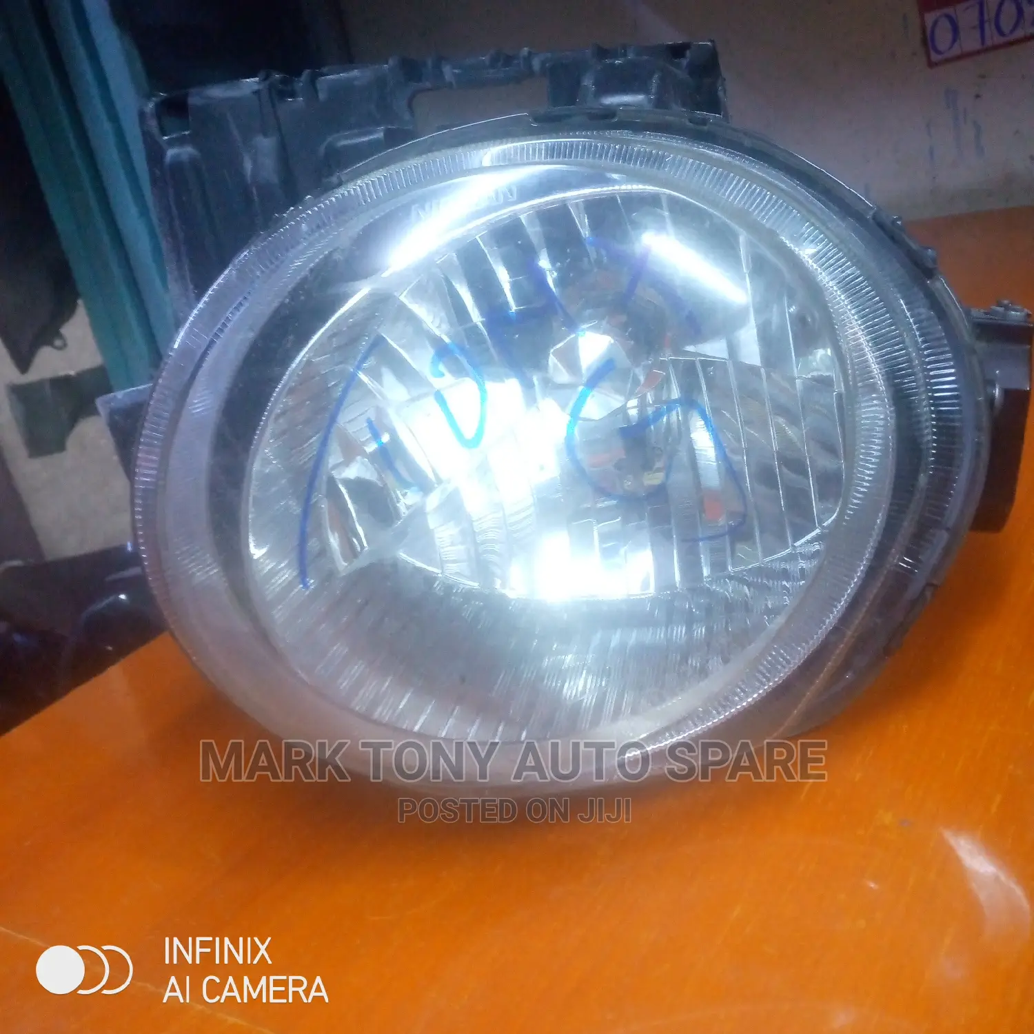 Juke 2010 Headlight