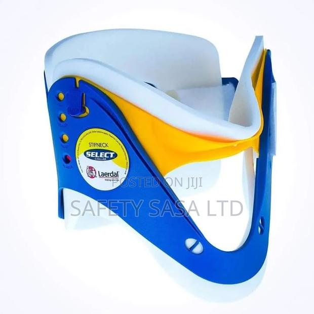Emergency/Ambulance Cervical Collar - thumbnail 4