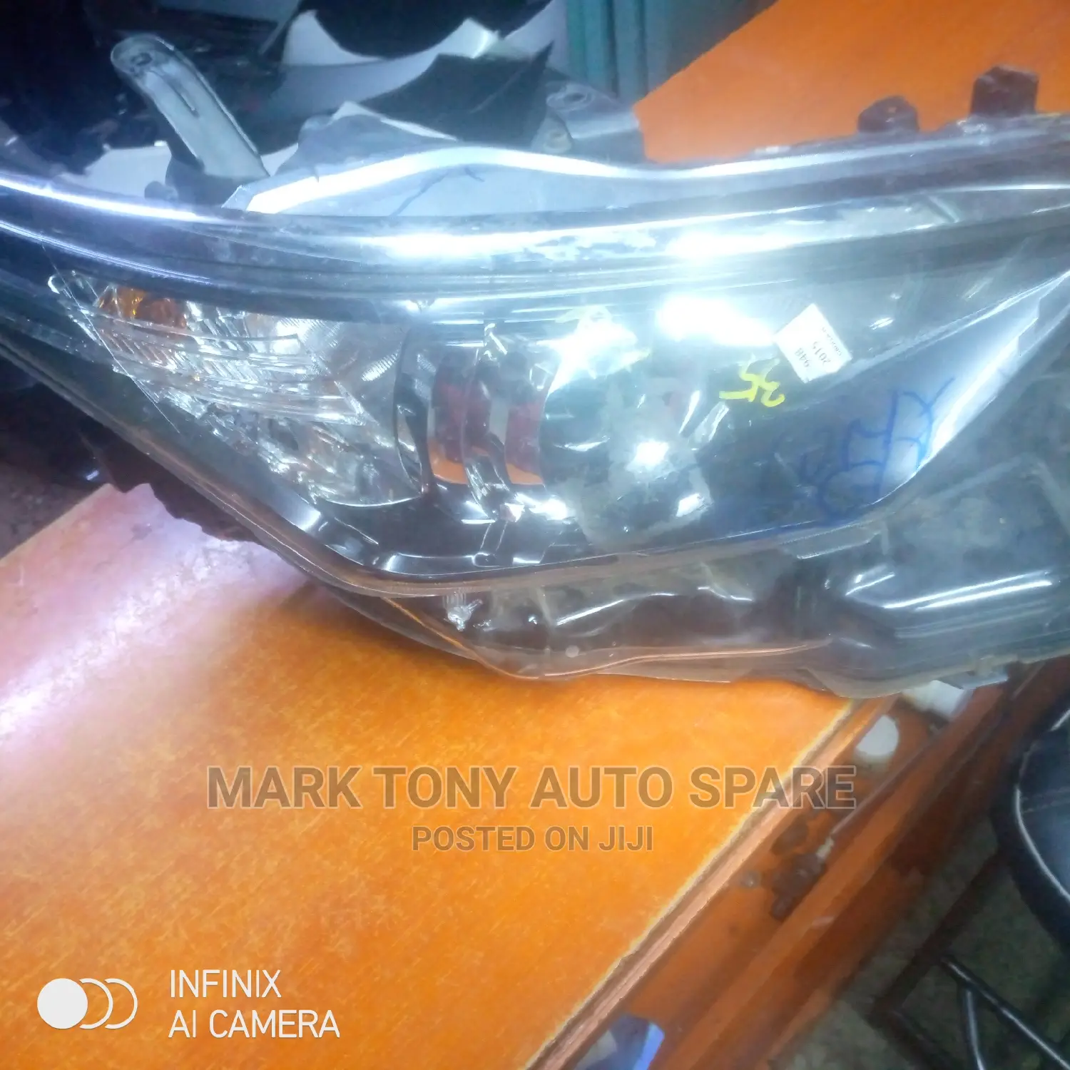 Auris 2015 Headligh
