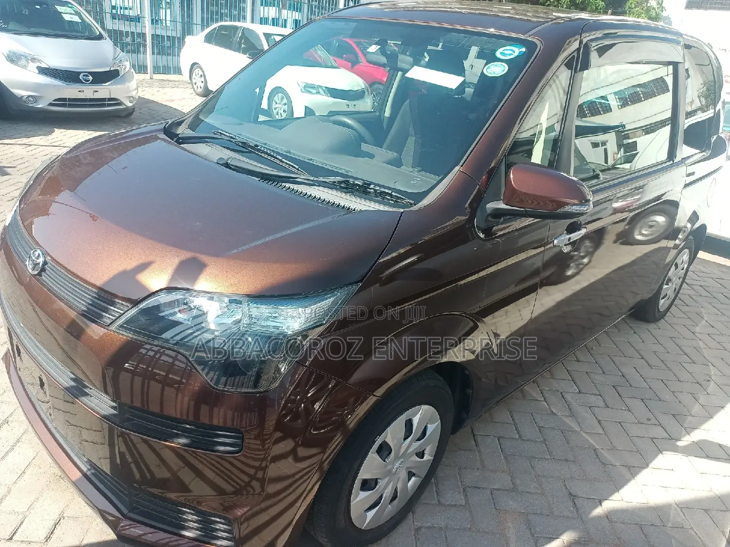 Toyota Spade 2016 Brown