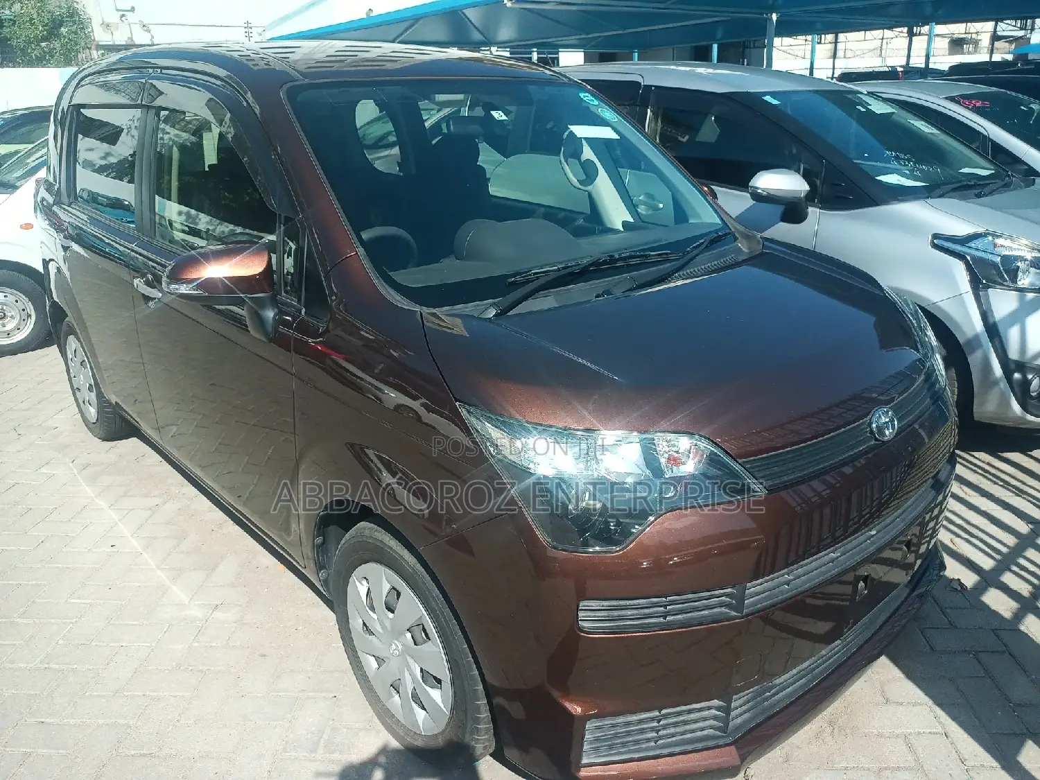 Toyota Spade 2016 Brown