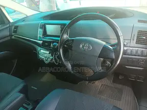 Toyota Estima 2016 Silver