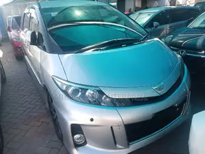Toyota Estima 2016 Silver