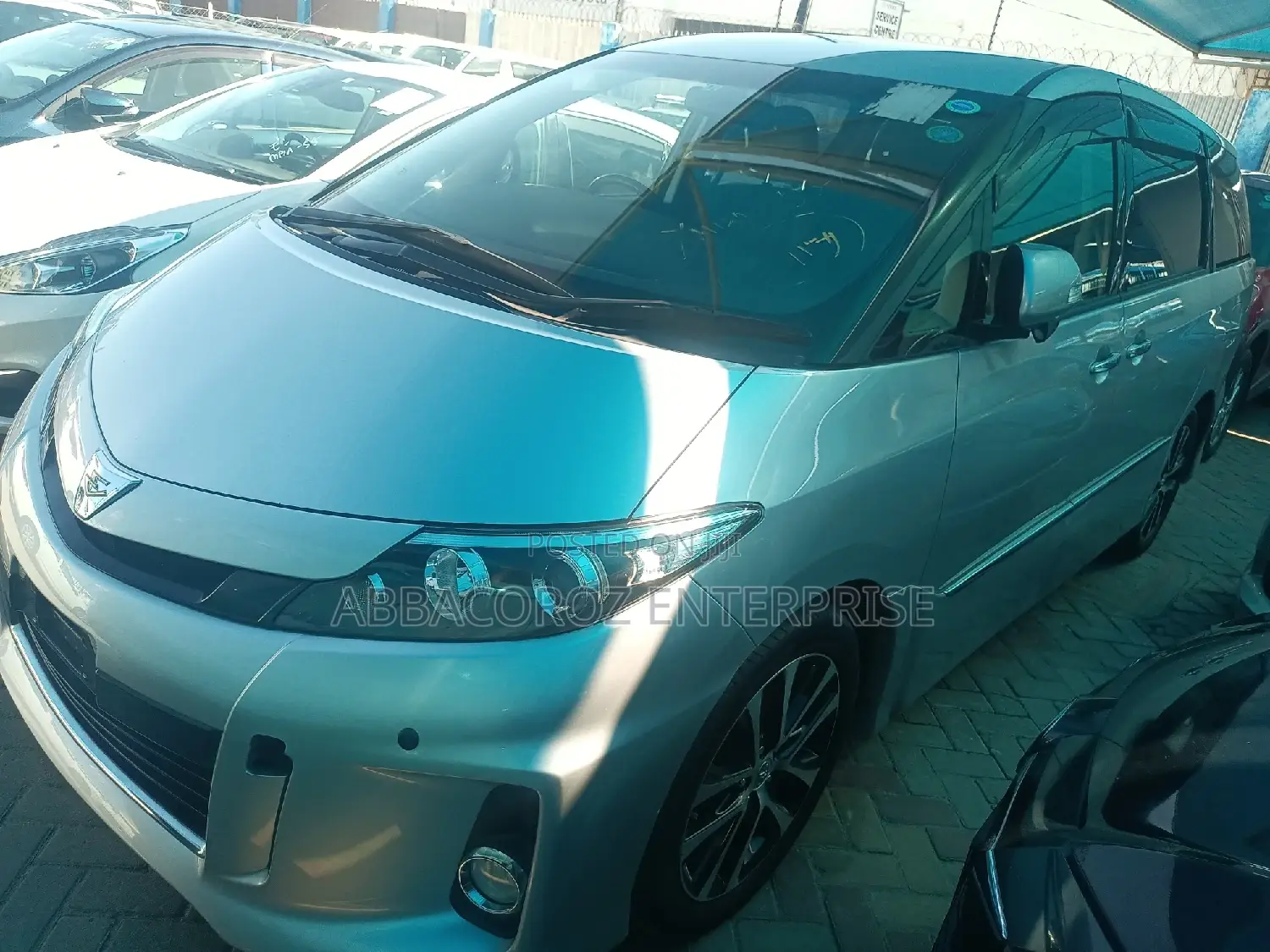 Toyota Estima 2016 Silver